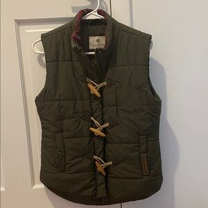 Legendary Whitetails Olive Quilted Vest with Toggle Closures New Without Tags